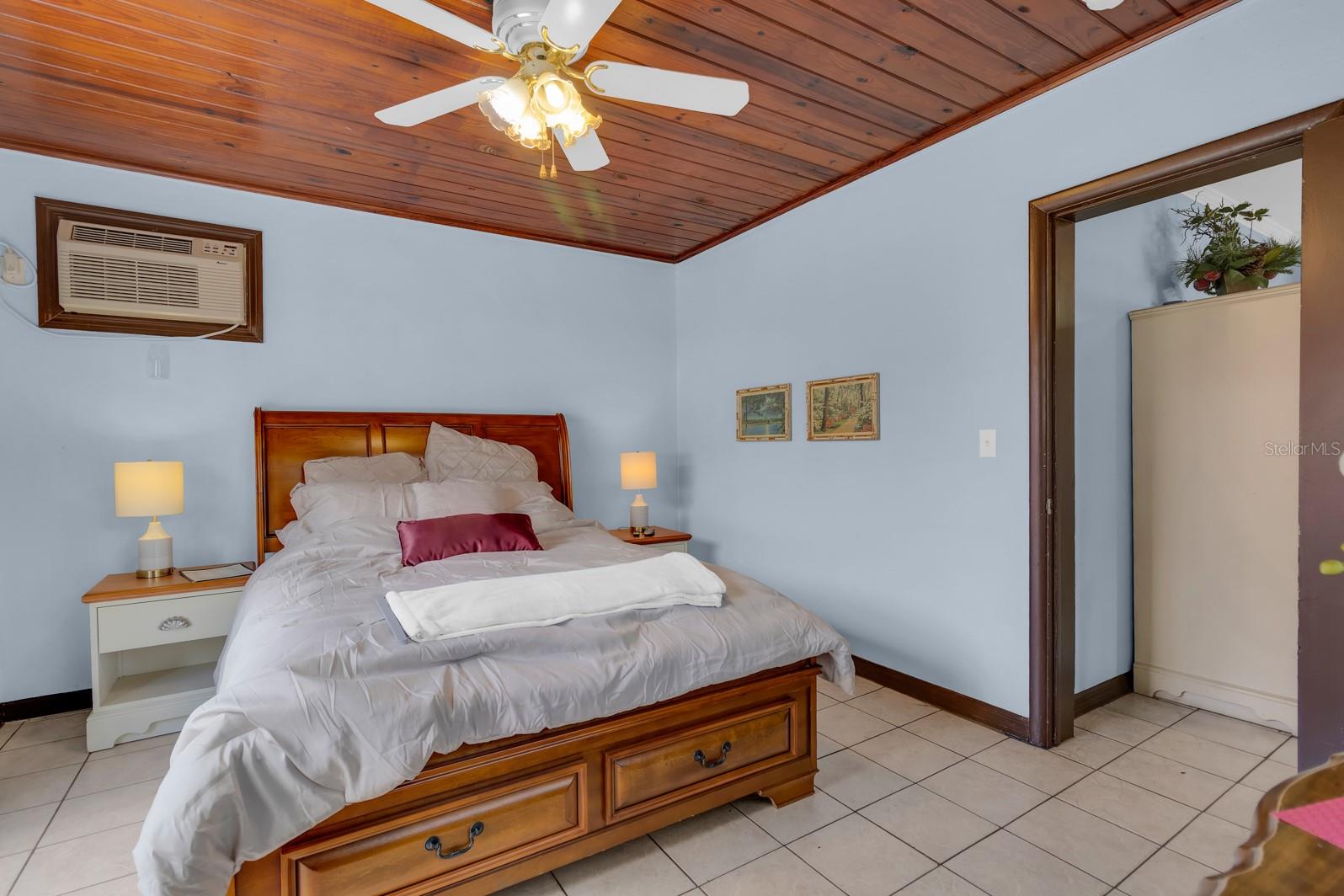 6264 Alligator Lake Shr E Property Photo 10