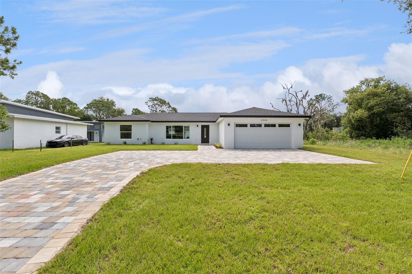 2544 N Arrowhead Rd Property Photo 1