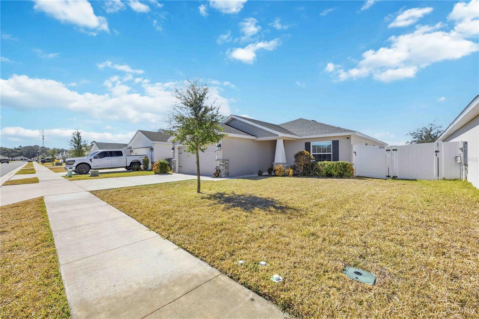 1035 Tropea Ln Property Photo 2