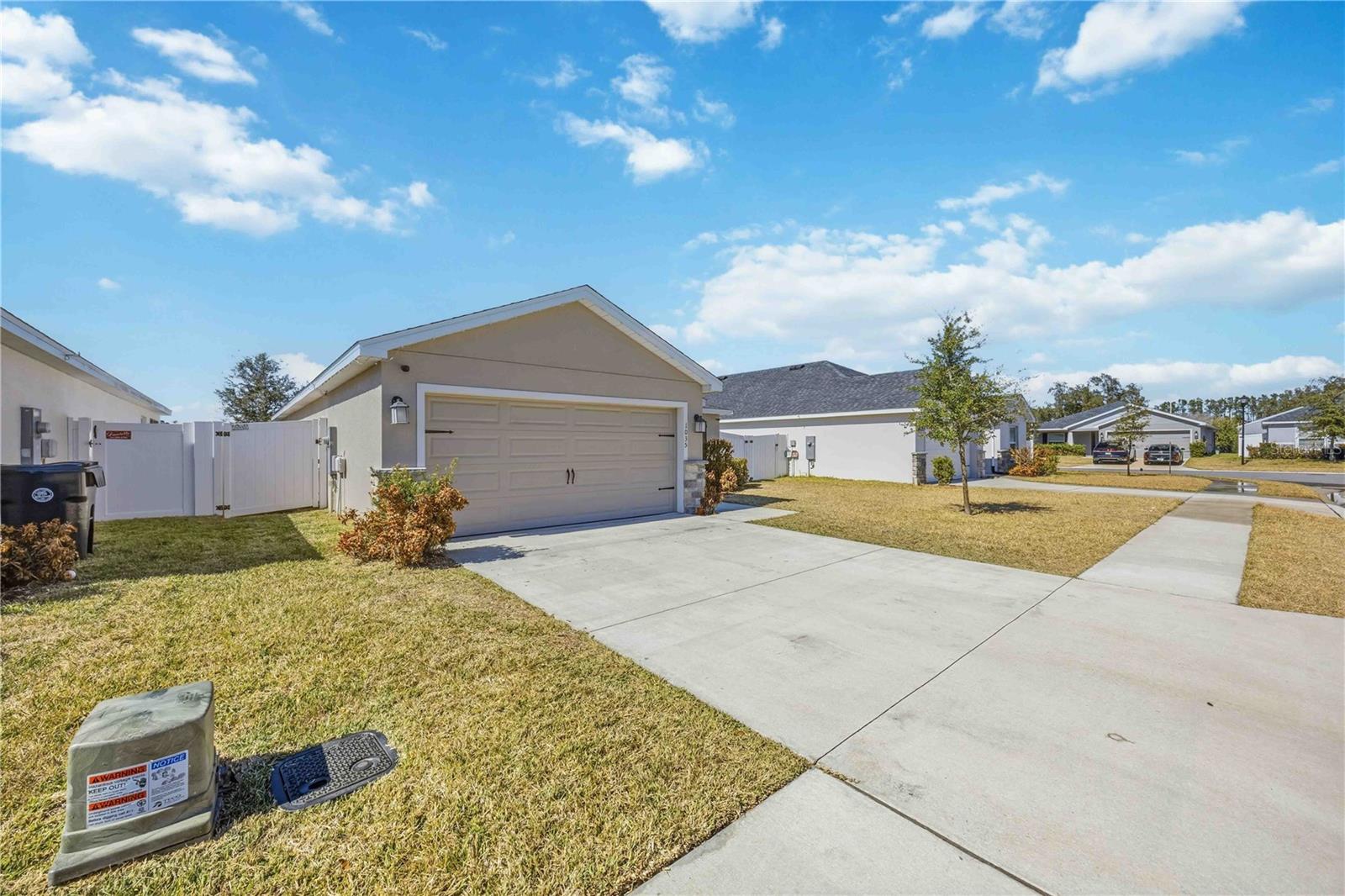 1035 Tropea Ln Property Photo 4