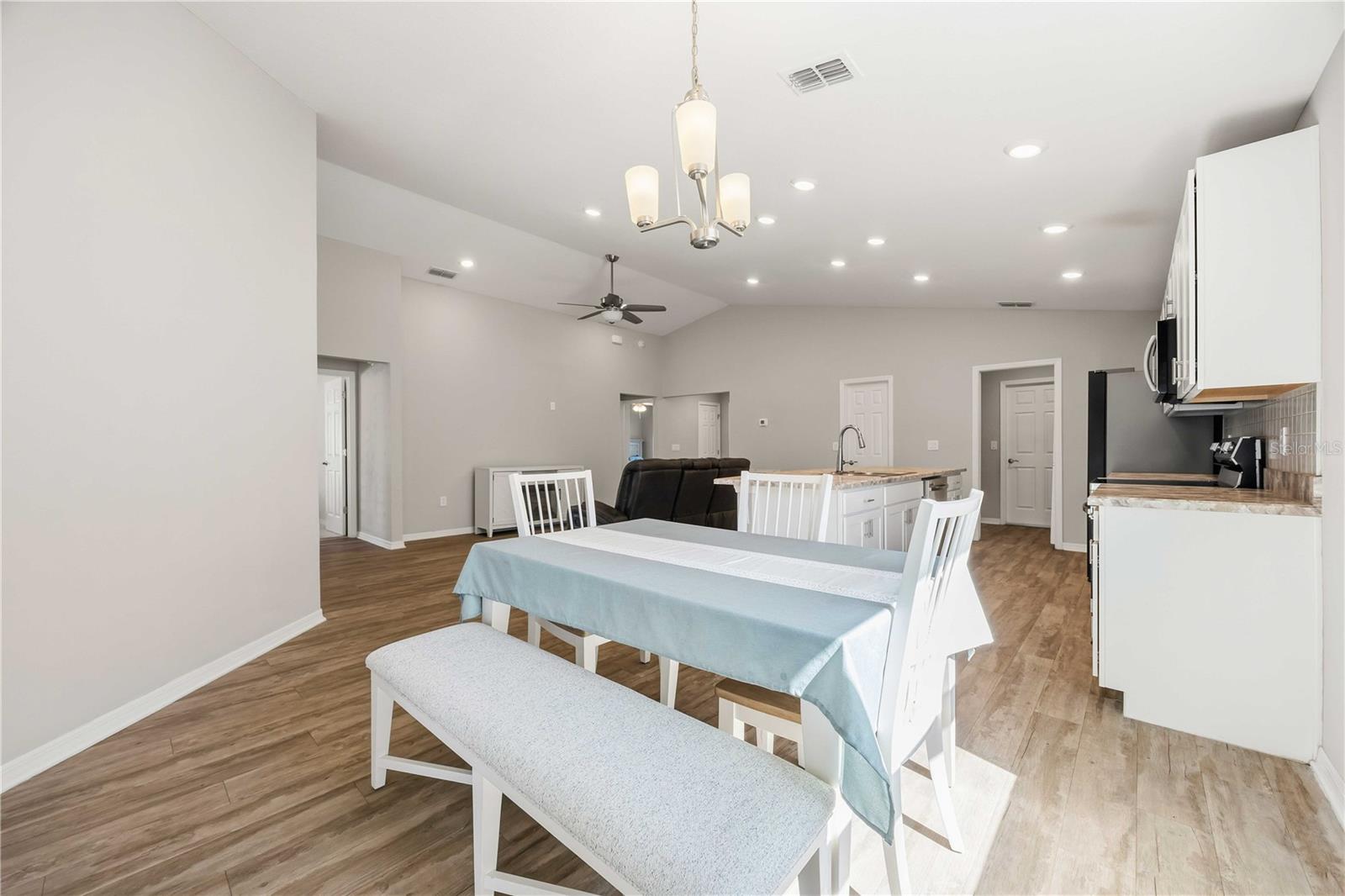 1035 Tropea Ln Property Photo 11