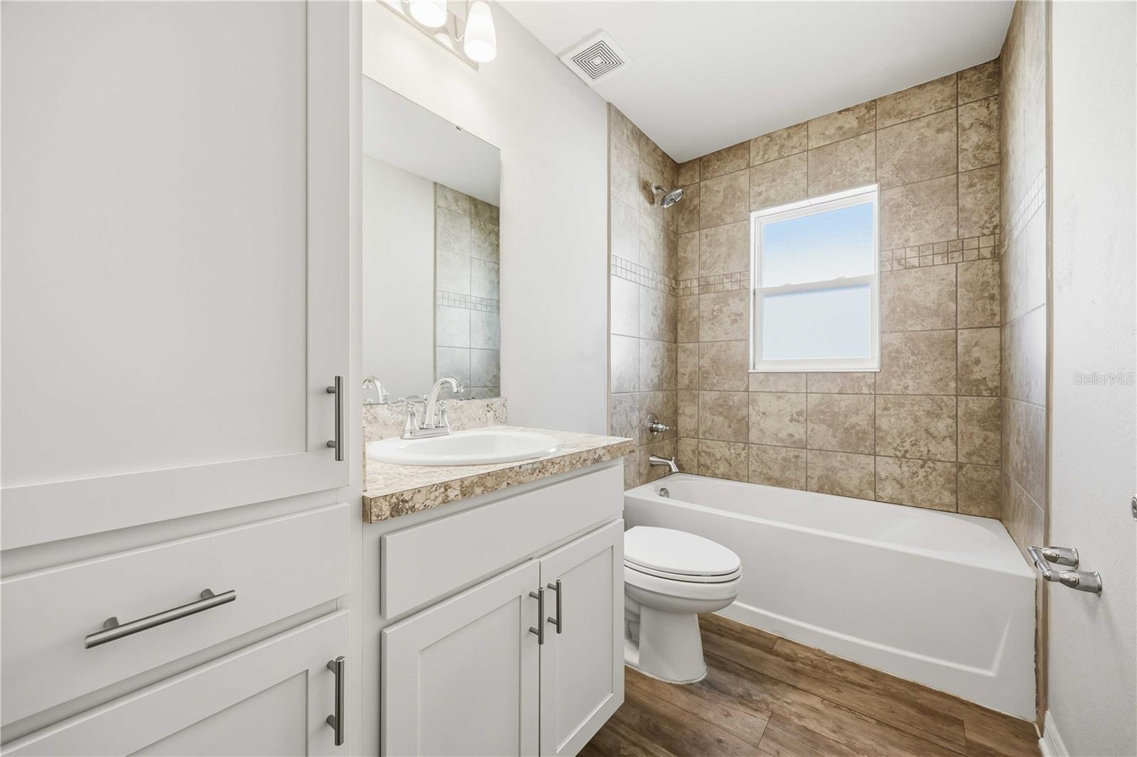 1035 Tropea Ln Property Photo 21