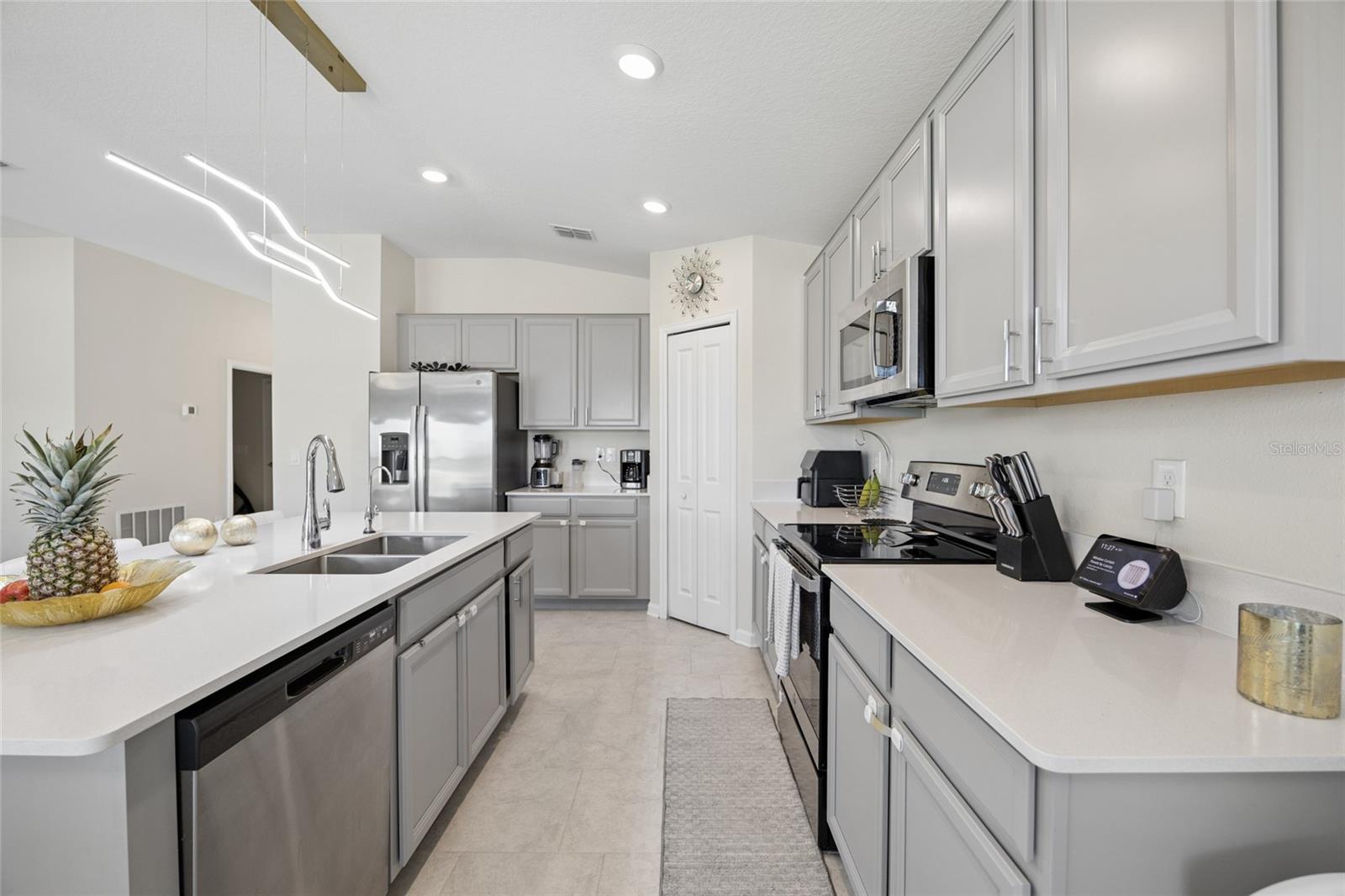 3960 Guernsey Bnd Property Photo 4