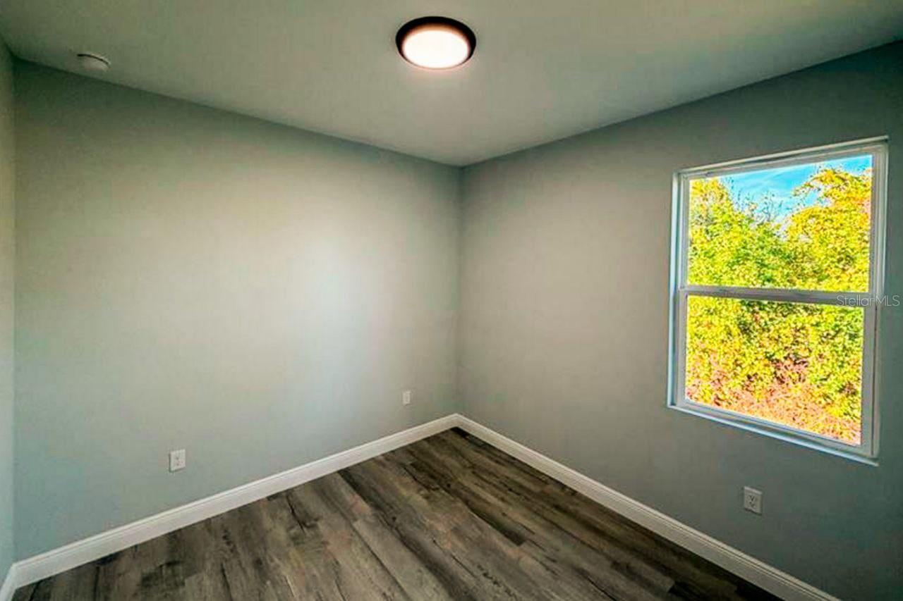17381 Tyler Ave Property Photo 3