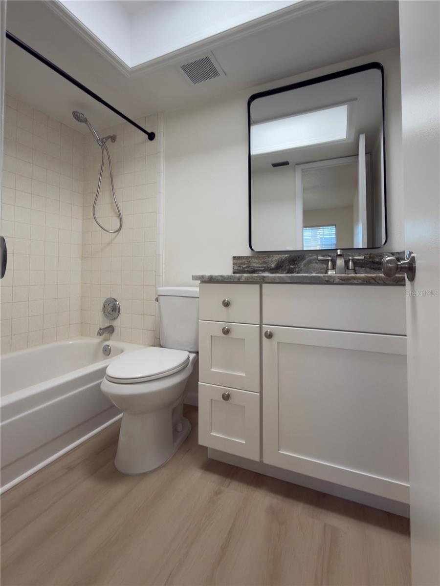 4725 Avon Ct Property Photo 11