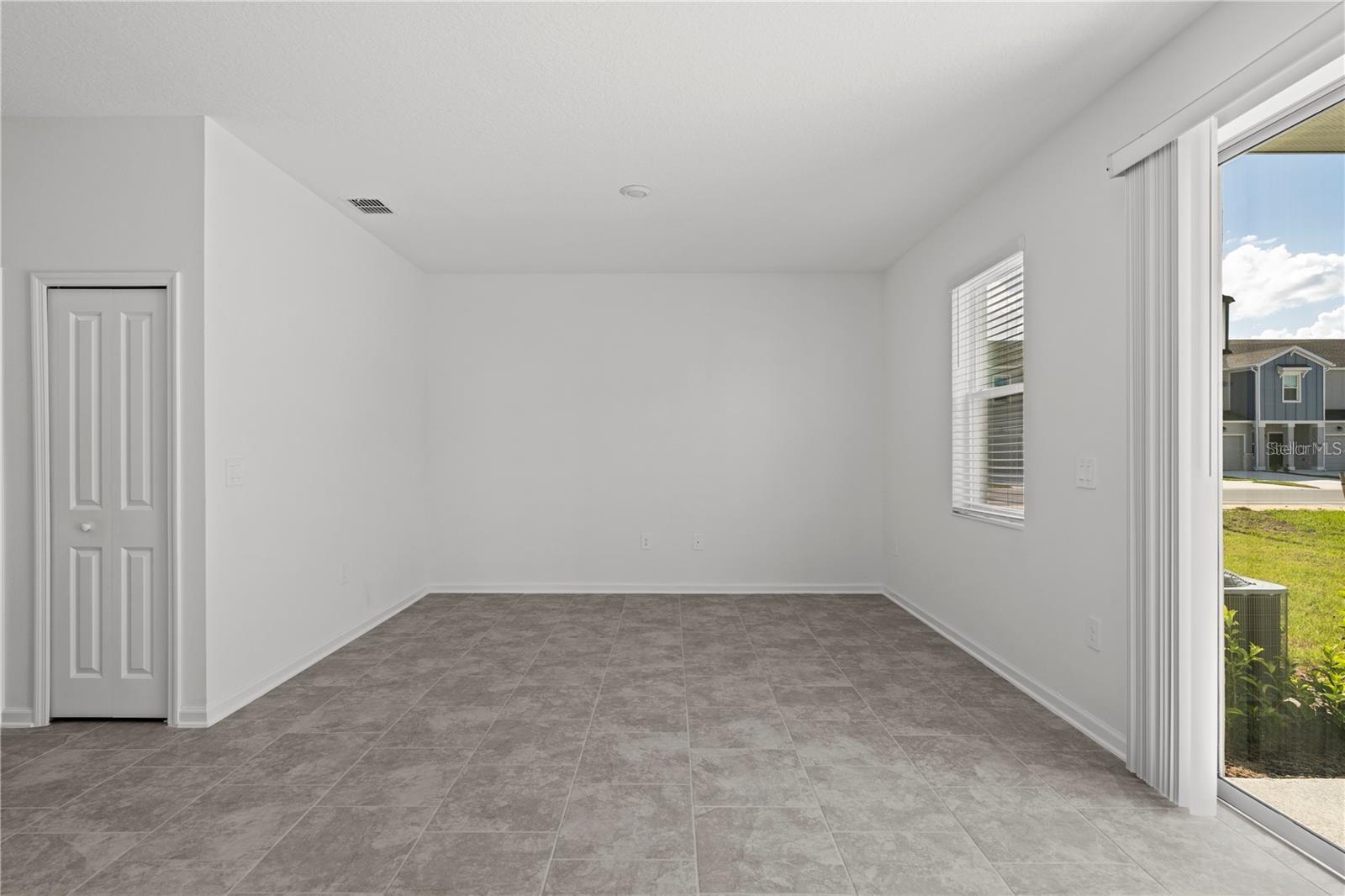 3262 Laurent Loop Property Photo 10