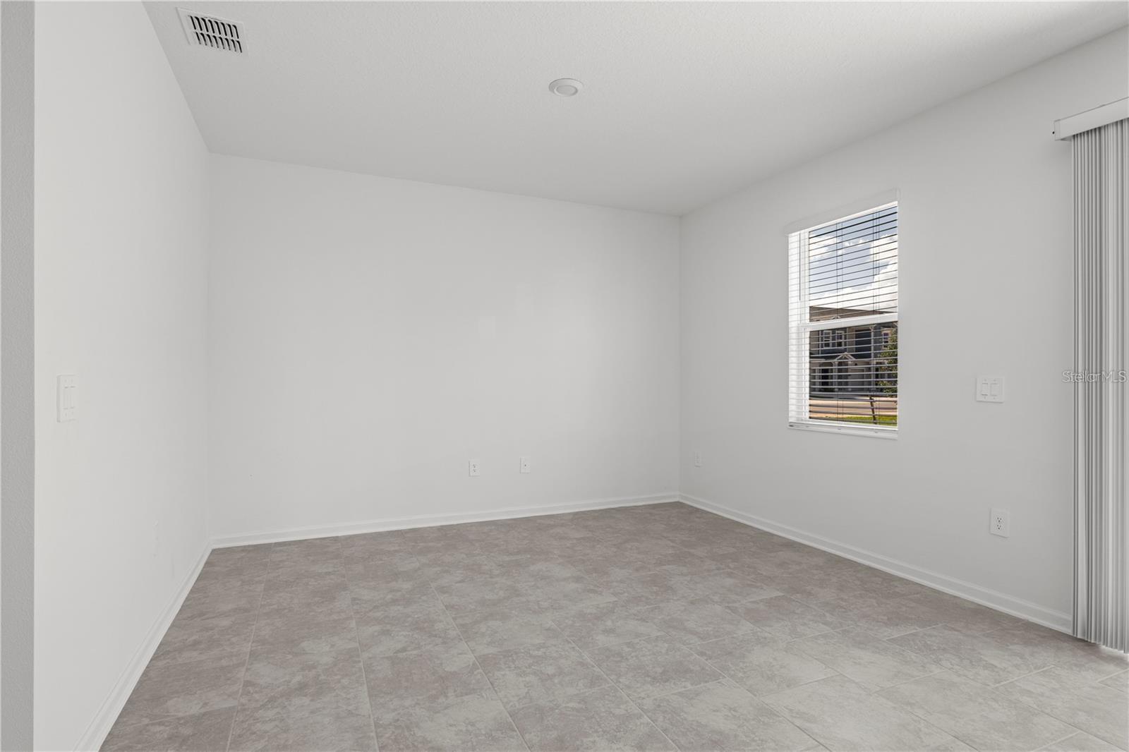 3262 Laurent Loop Property Photo 20