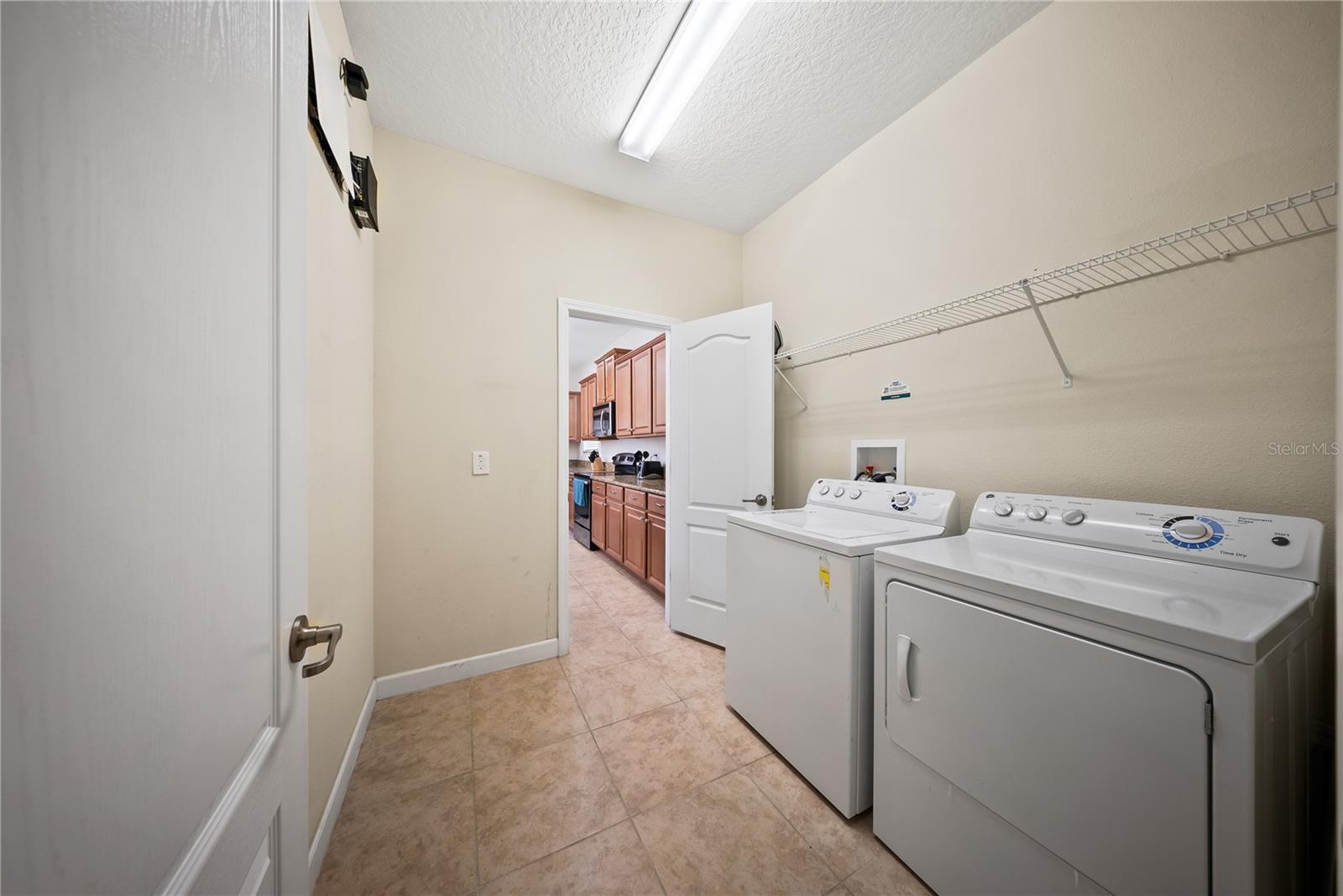 8960 Bismarck Palm Rd Property Photo 12