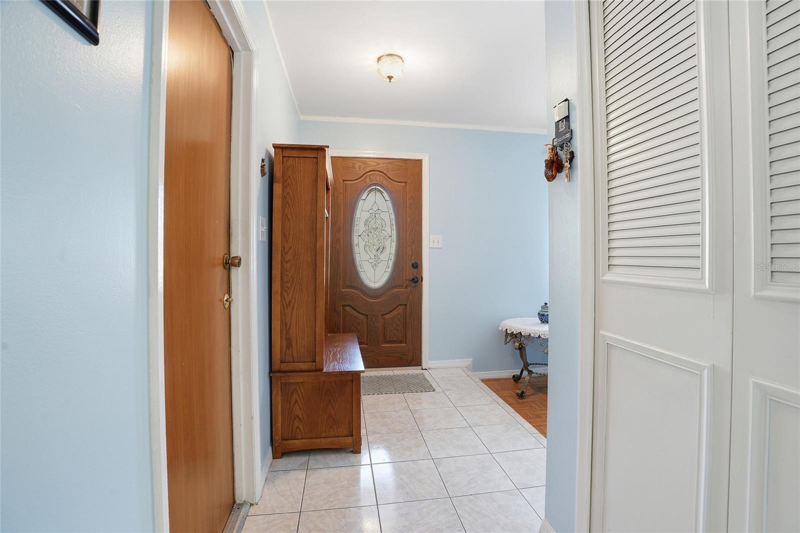 7002 Crestlake Dr Property Photo 9