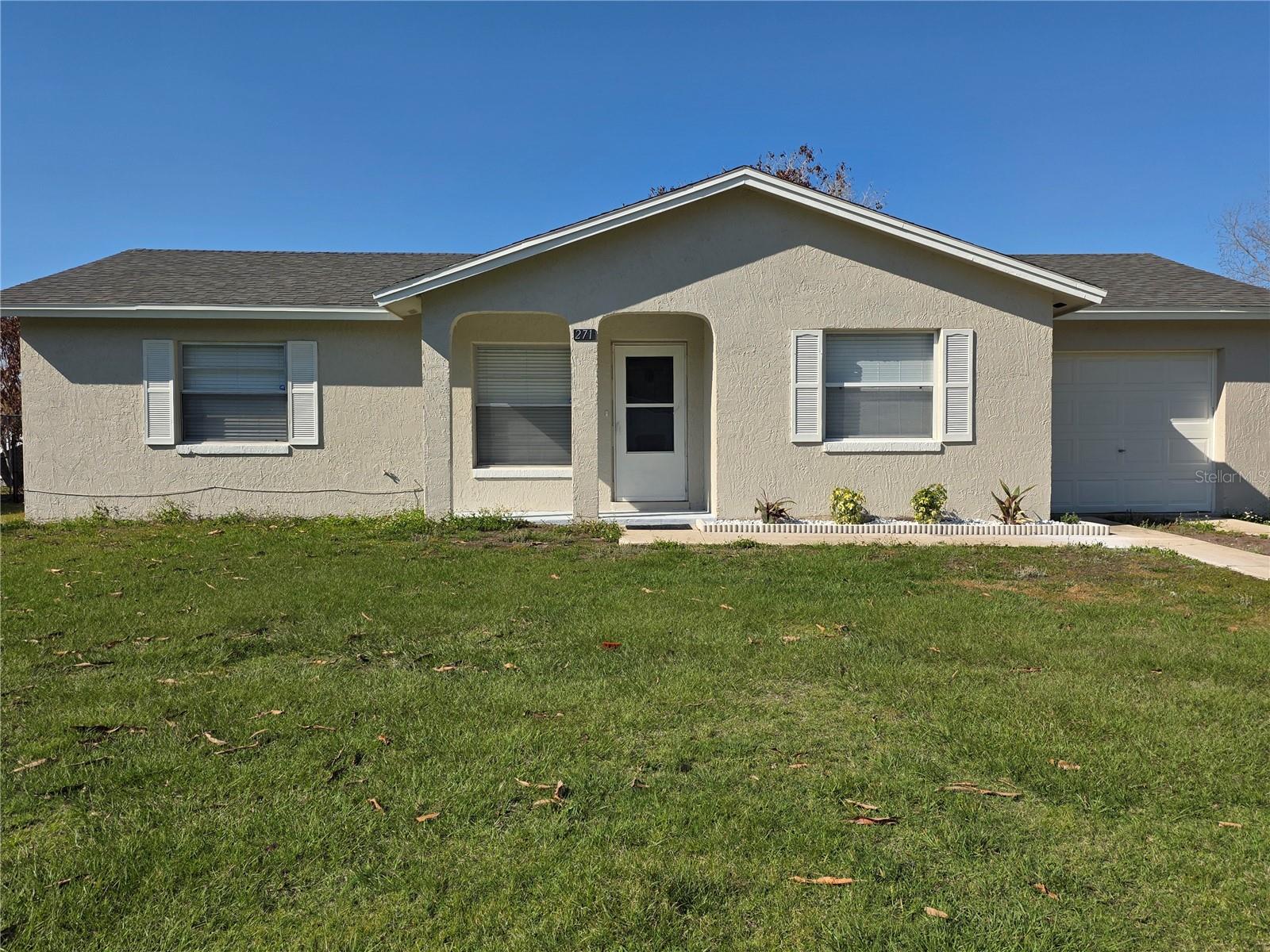 271 La Paz Dr Property Photo 1