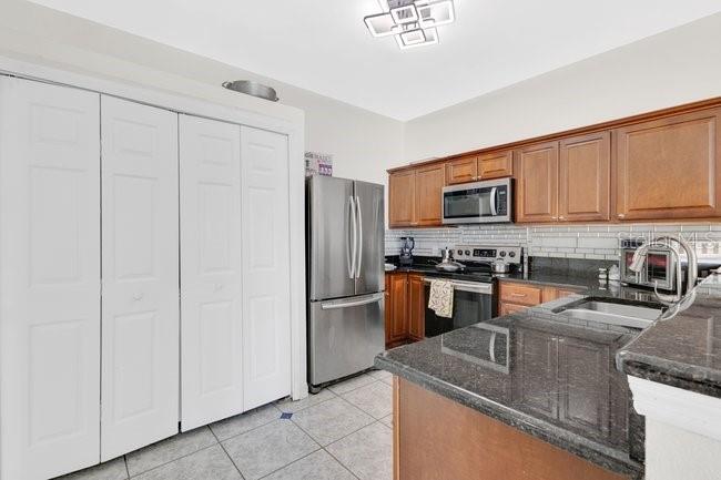 1057 Universal Rest Pl Property Photo 14