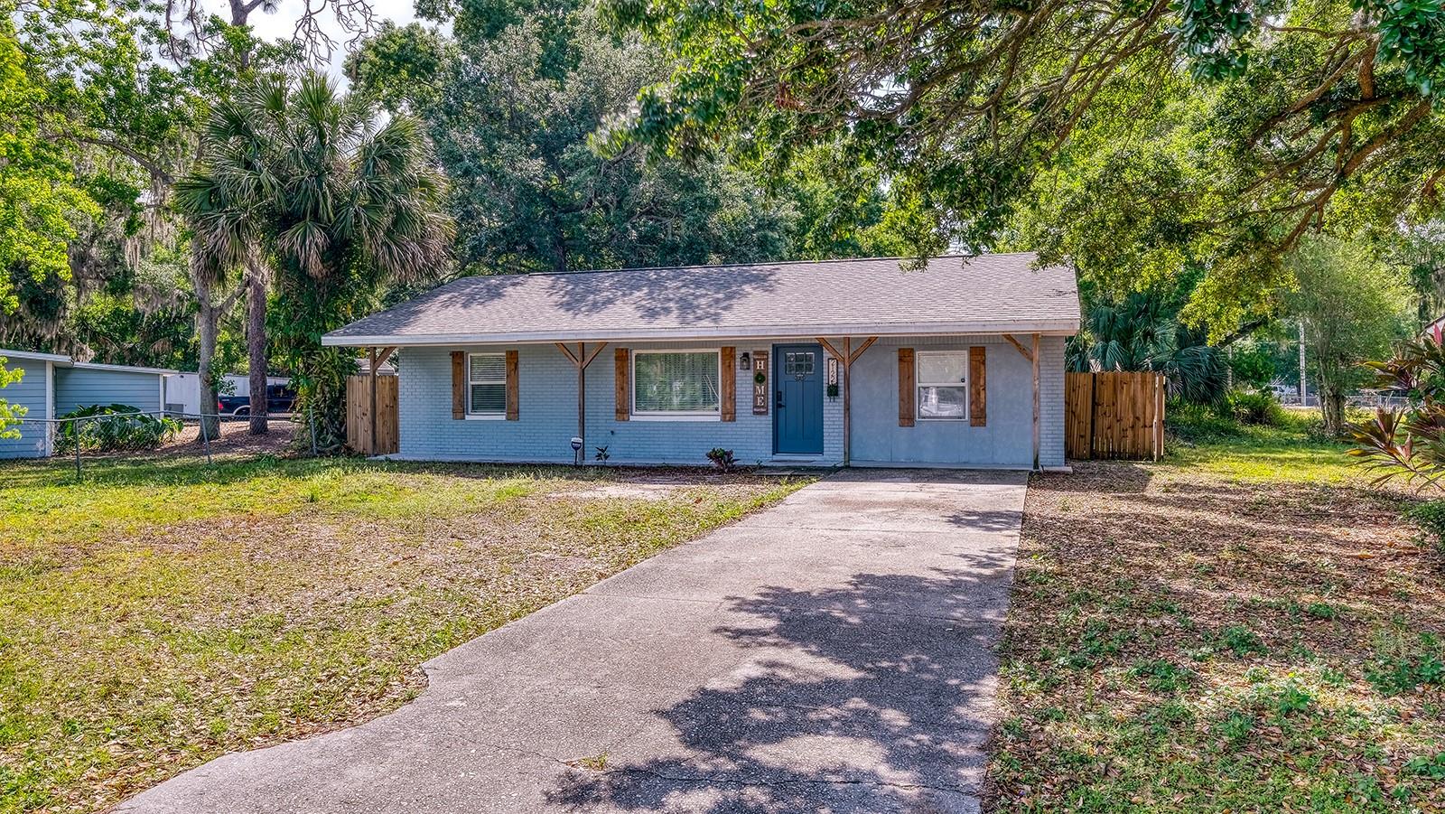 2122 Lake Blvd Property Photo 2