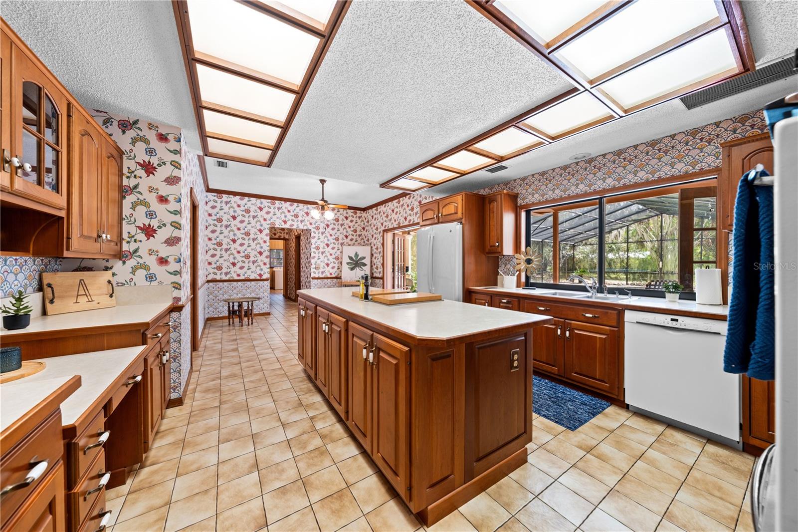 1540 Grandview Blvd Property Photo 22