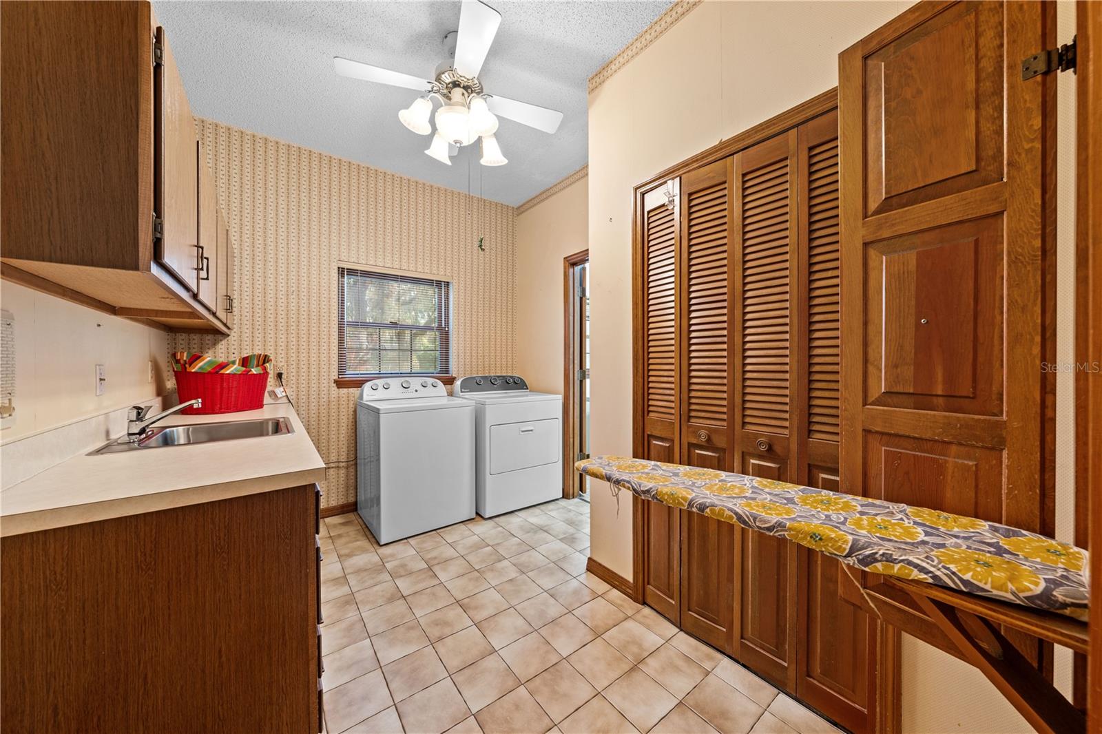 1540 Grandview Blvd Property Photo 49