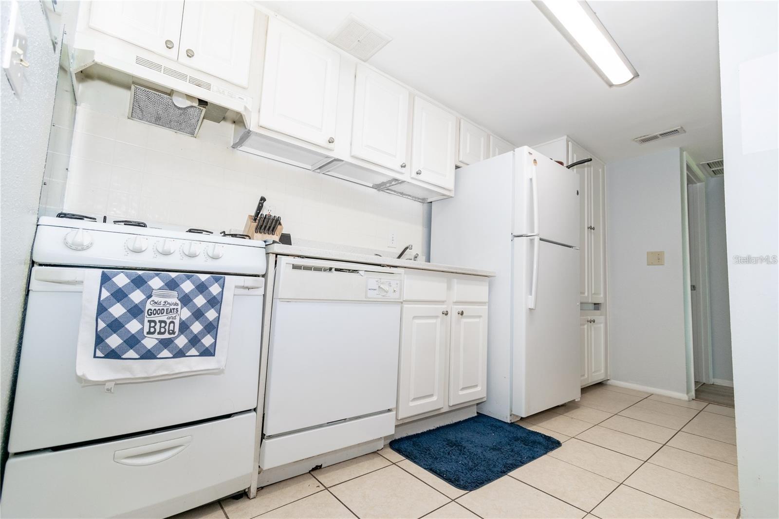 139 Oyster Bay Cir #200 Property Photo 9