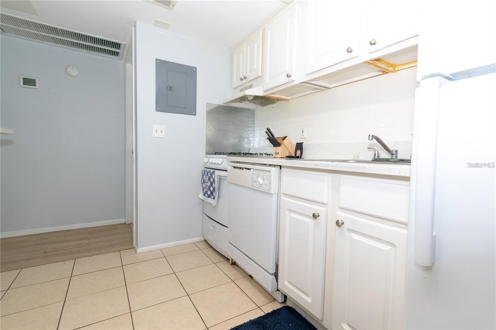 139 Oyster Bay Cir #200 Property Photo 10