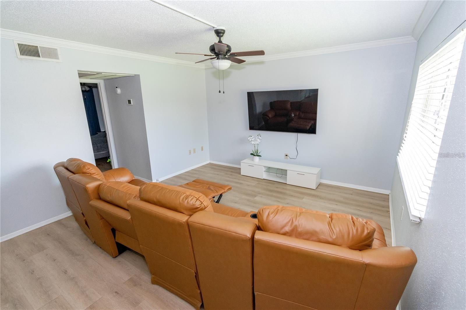 139 Oyster Bay Cir #200 Property Photo 14