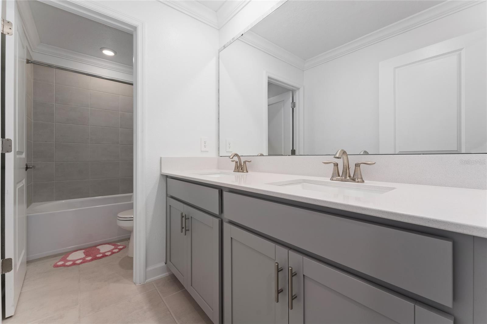 4061 Redbridge Loop Property Photo 8