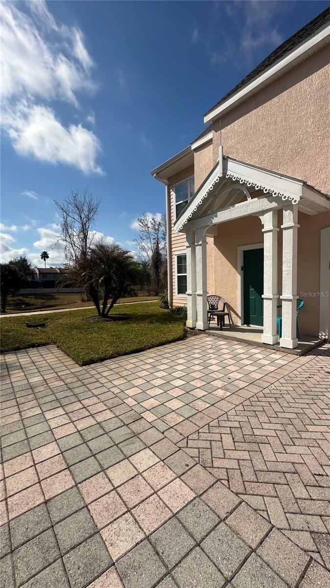 5006 MANGROVE ALY #201 Property Photo 1