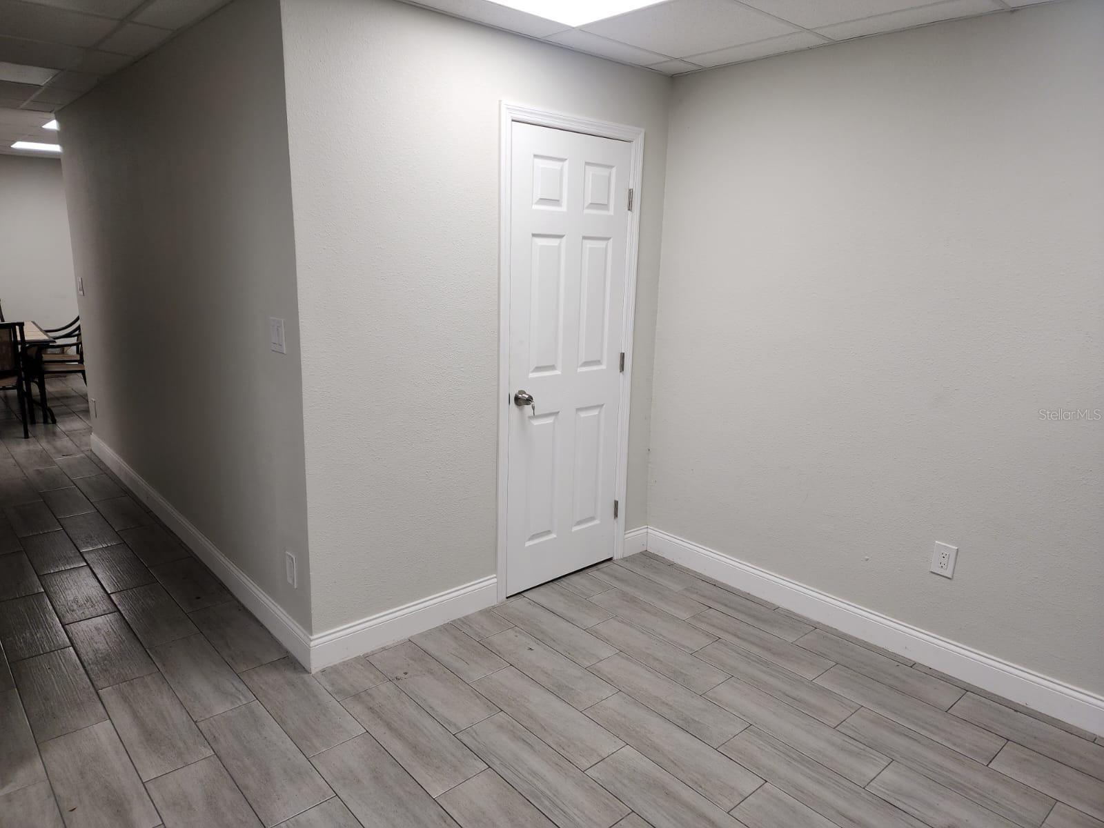 1223 Columbia St Property Photo 3
