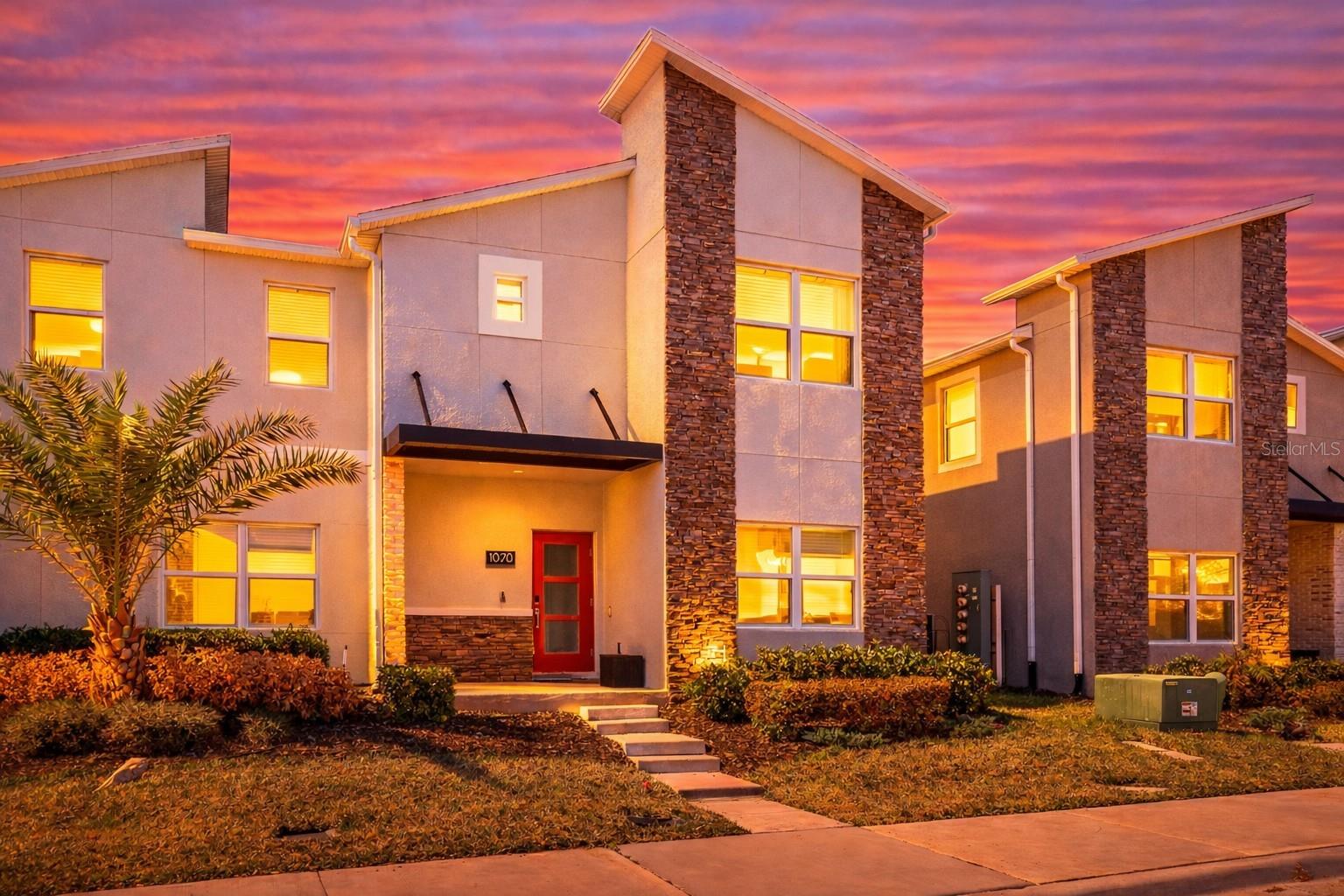 1070 SPLASH SHOT PL Property Photo 1