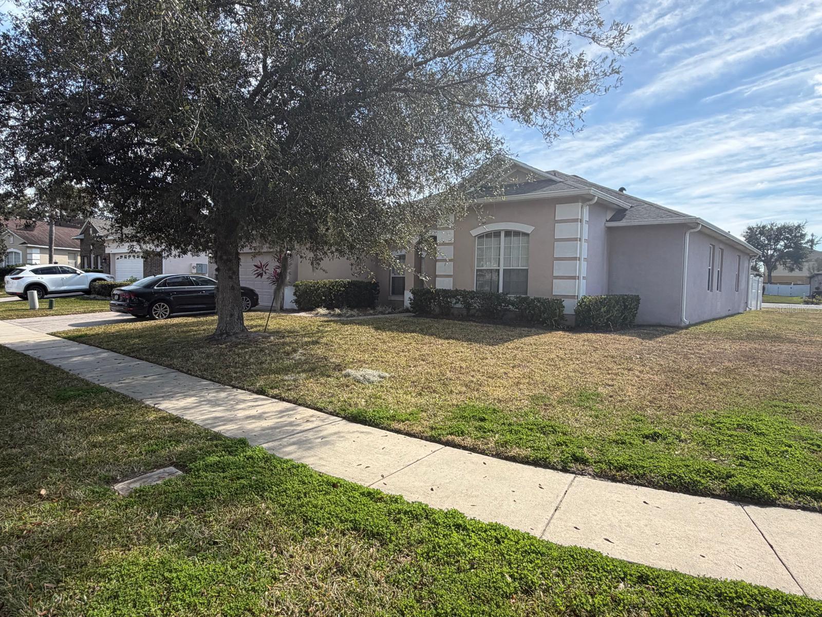 430 MERLOT DR Property Photo 1