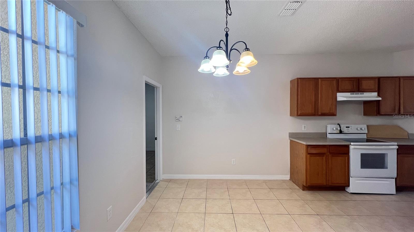 453 Sunset View Dr Property Photo 8