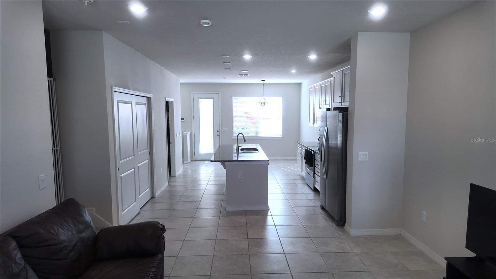 5064 Caspian St Property Photo 3