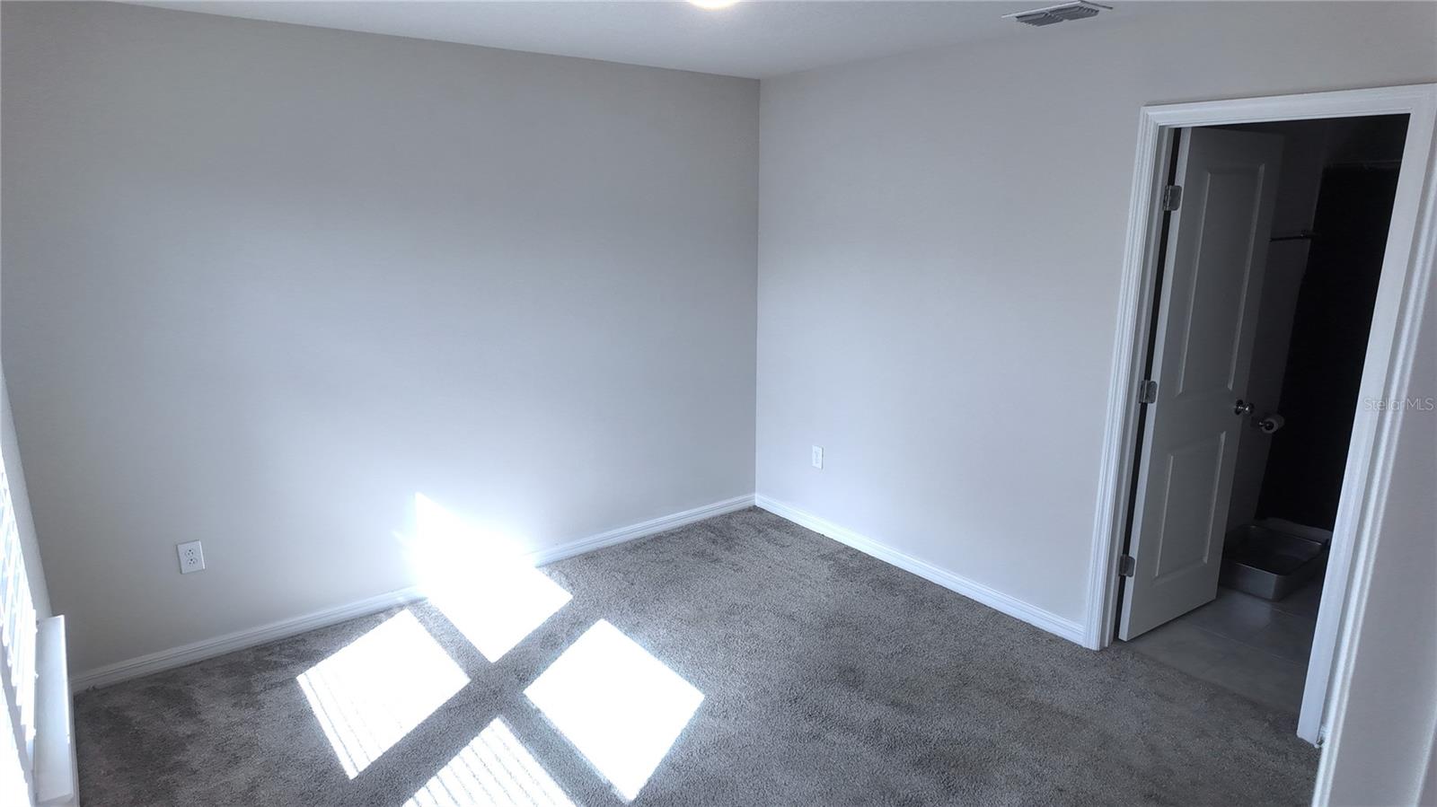 5064 Caspian St Property Photo 12