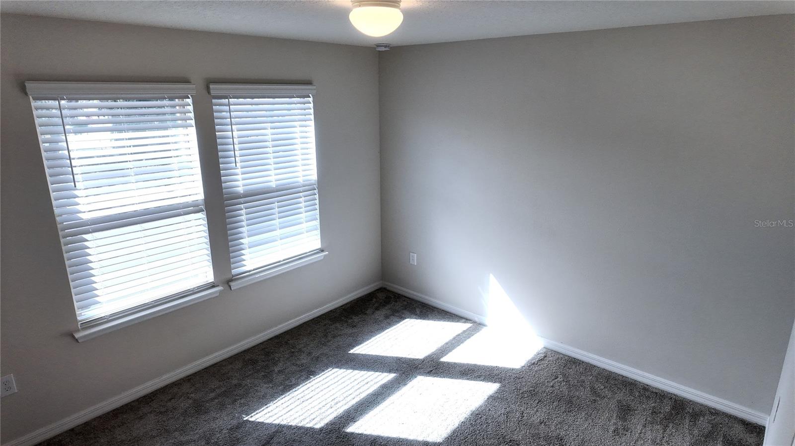 5064 Caspian St Property Photo 13