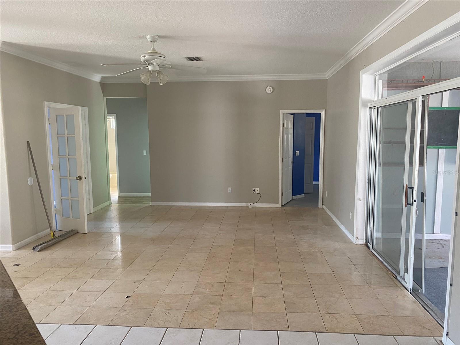 2908 Eldiente Way Property Photo 5