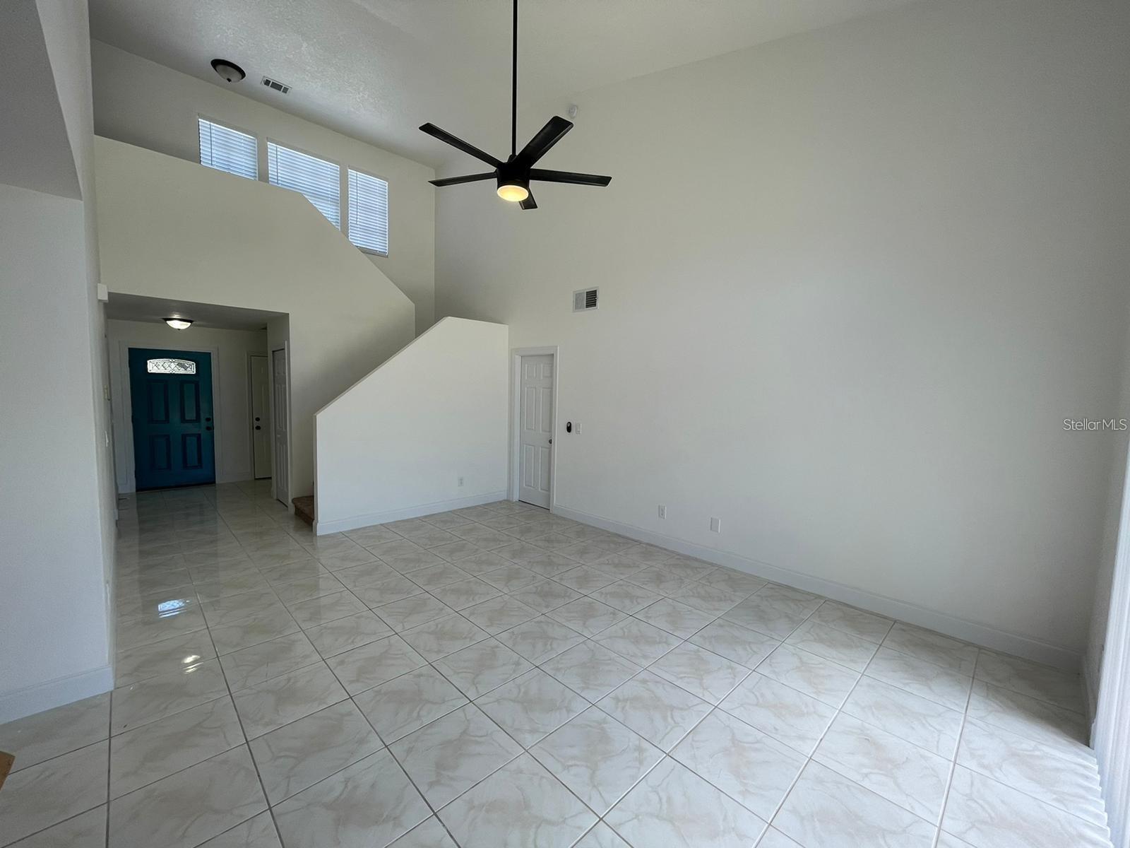 198 N Lake Ct Property Photo 7