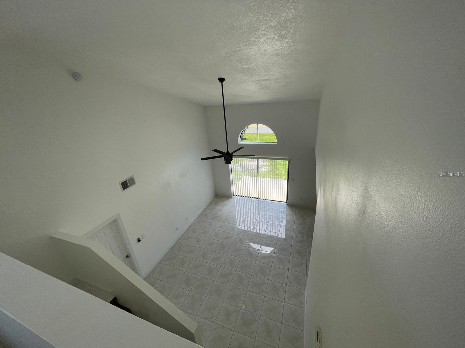 198 N Lake Ct Property Photo 9