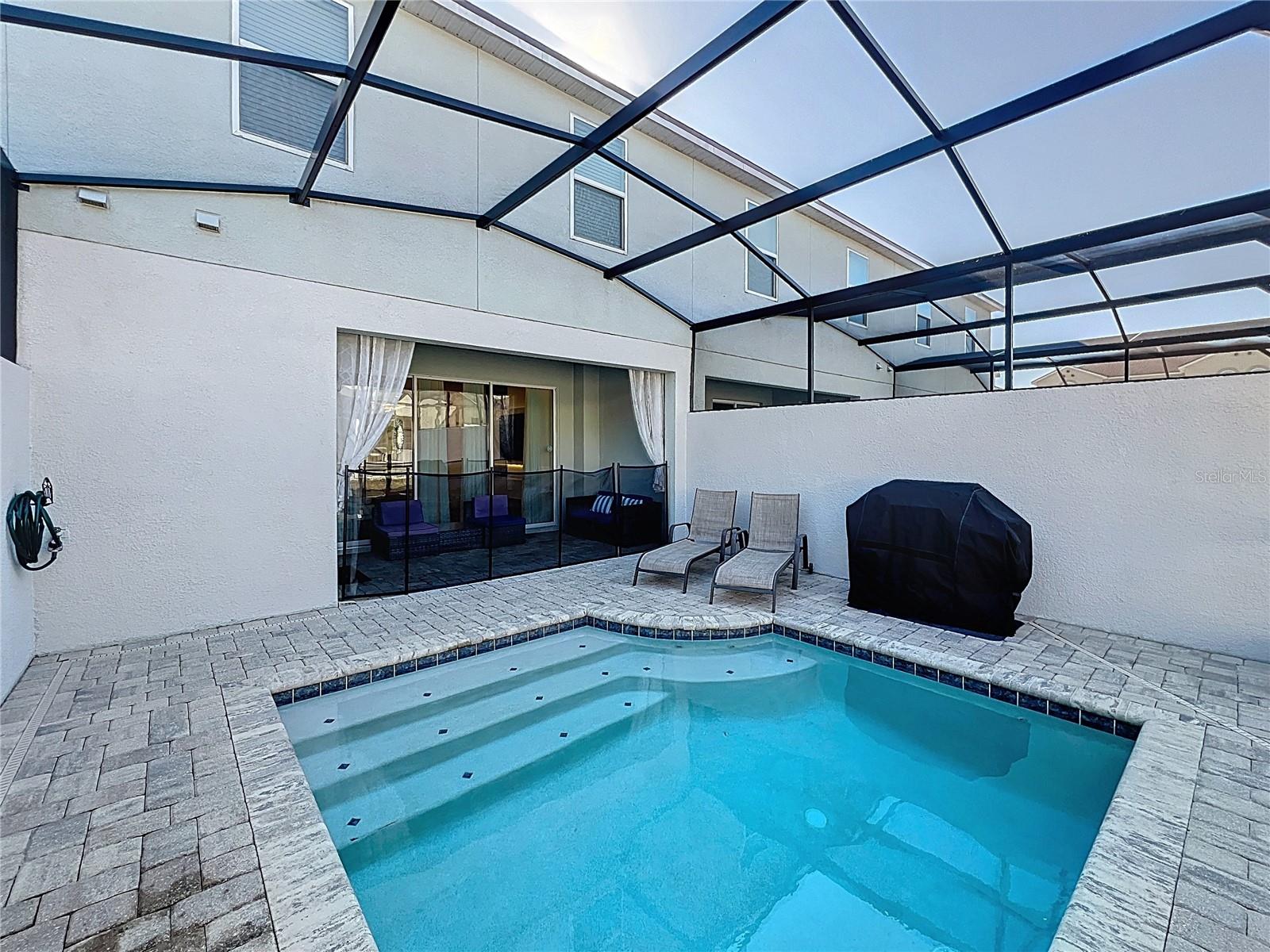 1800 Tropical Palms Cir Property Photo 2