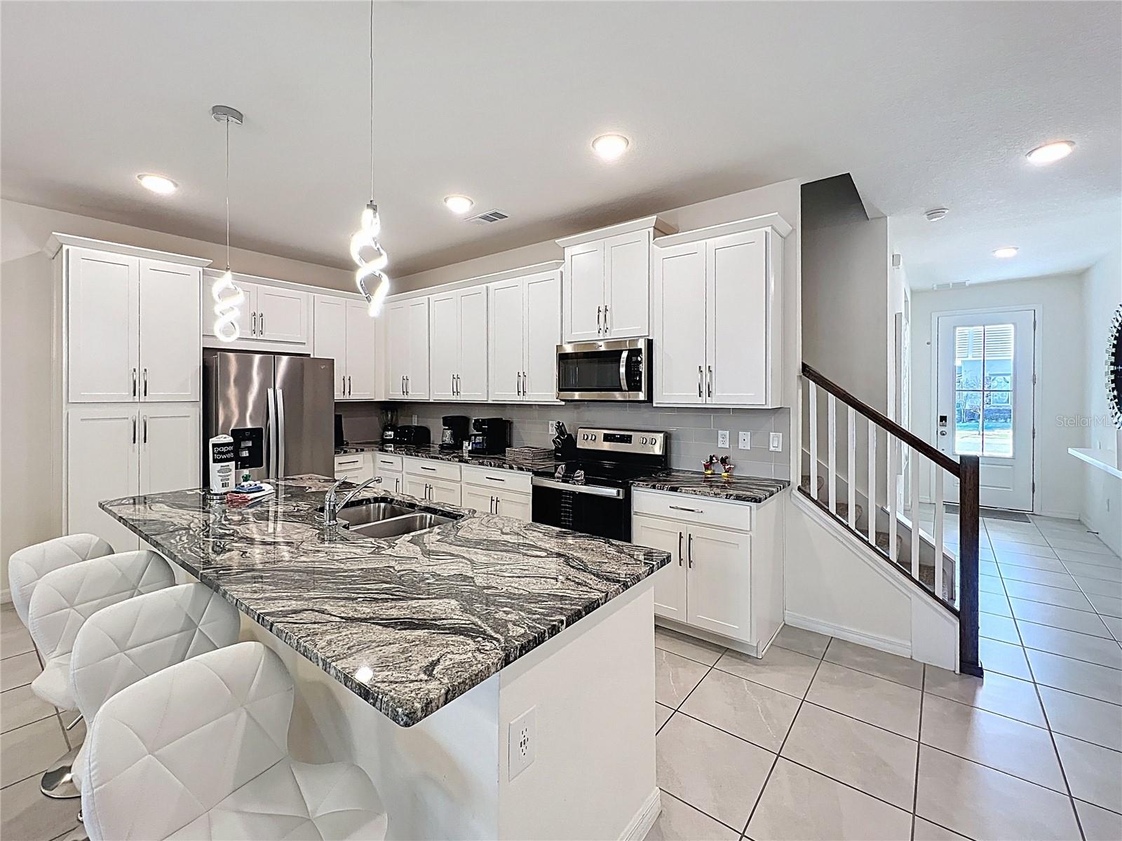 1800 Tropical Palms Cir Property Photo 11