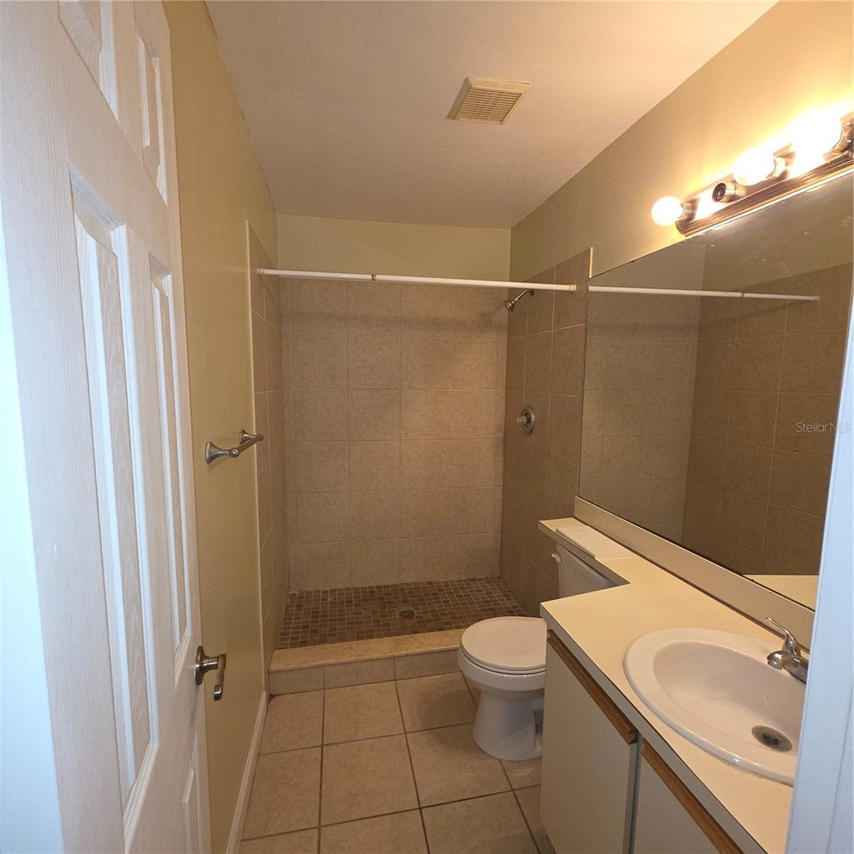 6031 Scotchwood Gln #204 Property Photo 5