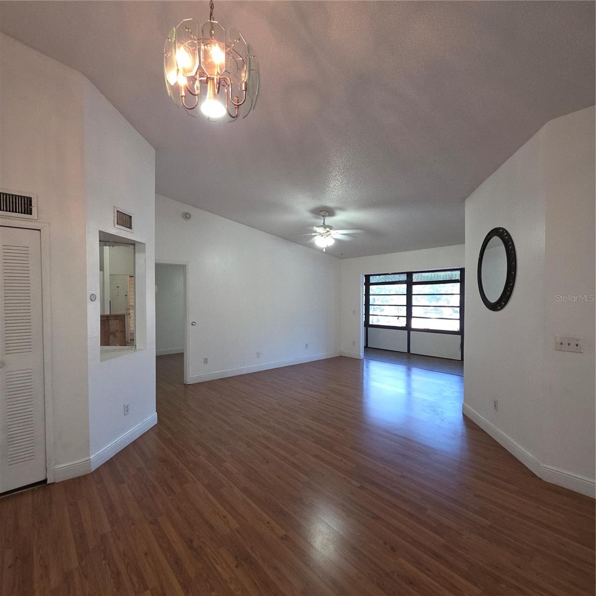 6031 Scotchwood Gln #204 Property Photo 9