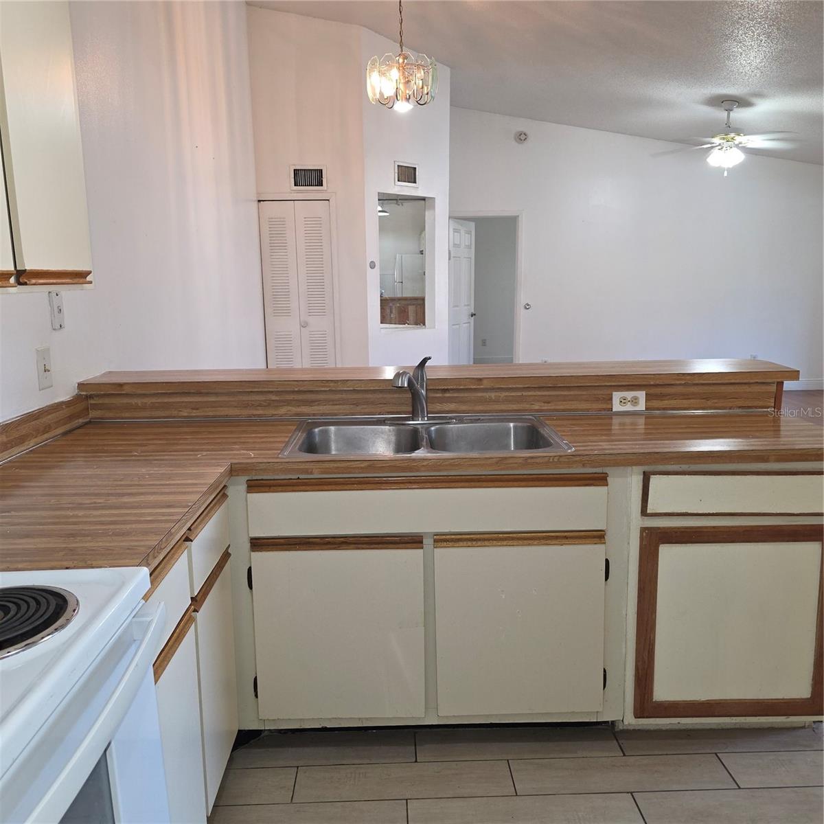 6031 Scotchwood Gln #204 Property Photo 18