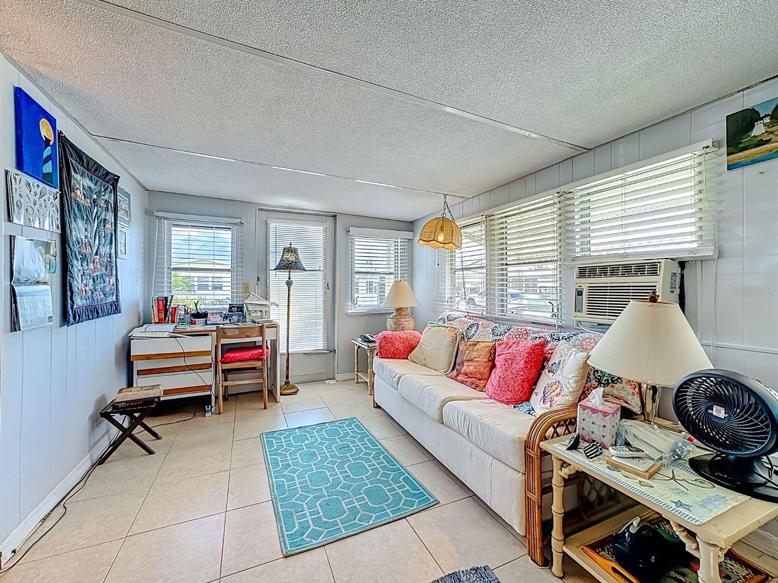 411 Tropic Dr W Property Photo 4