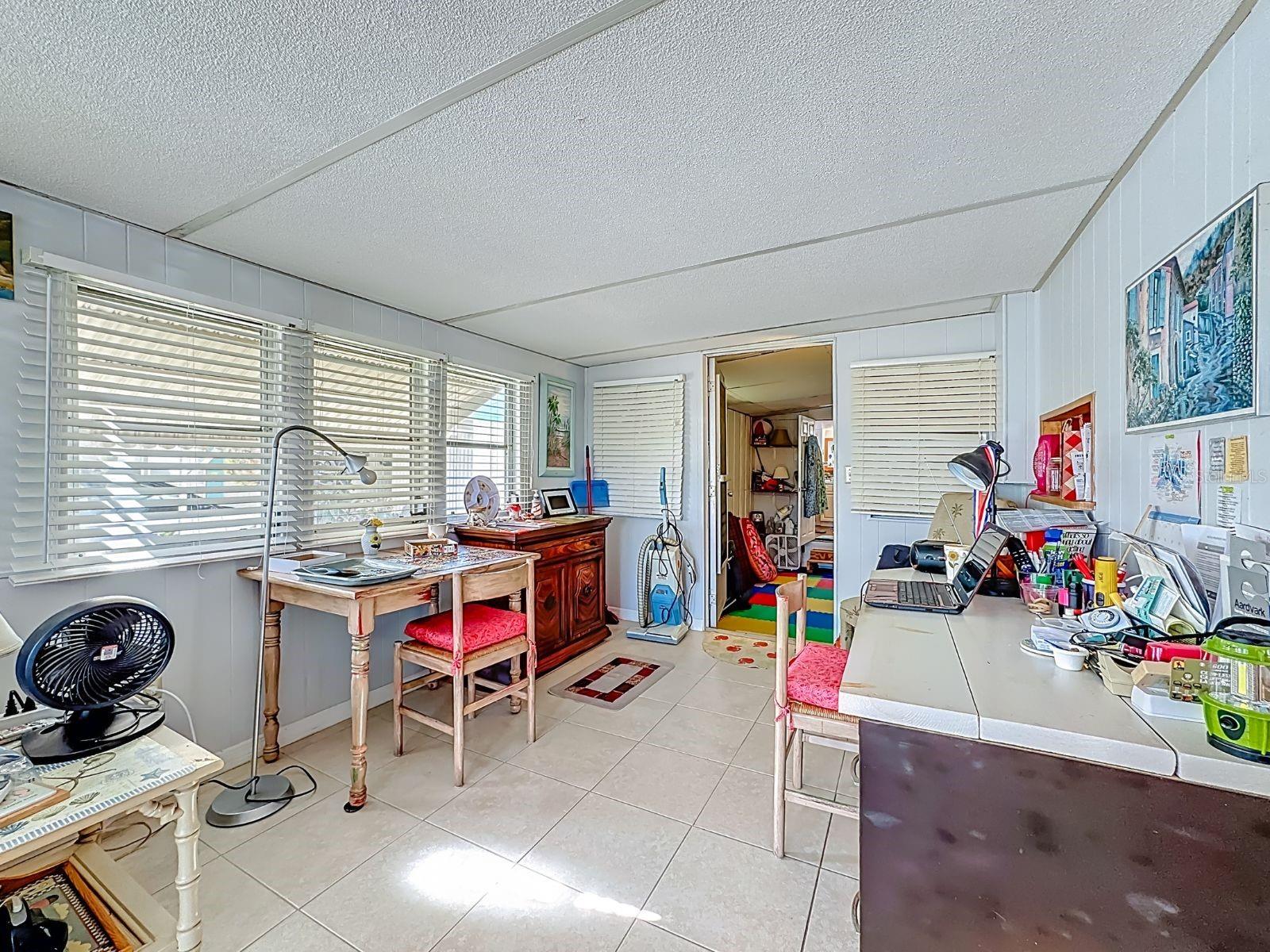 411 Tropic Dr W Property Photo 6