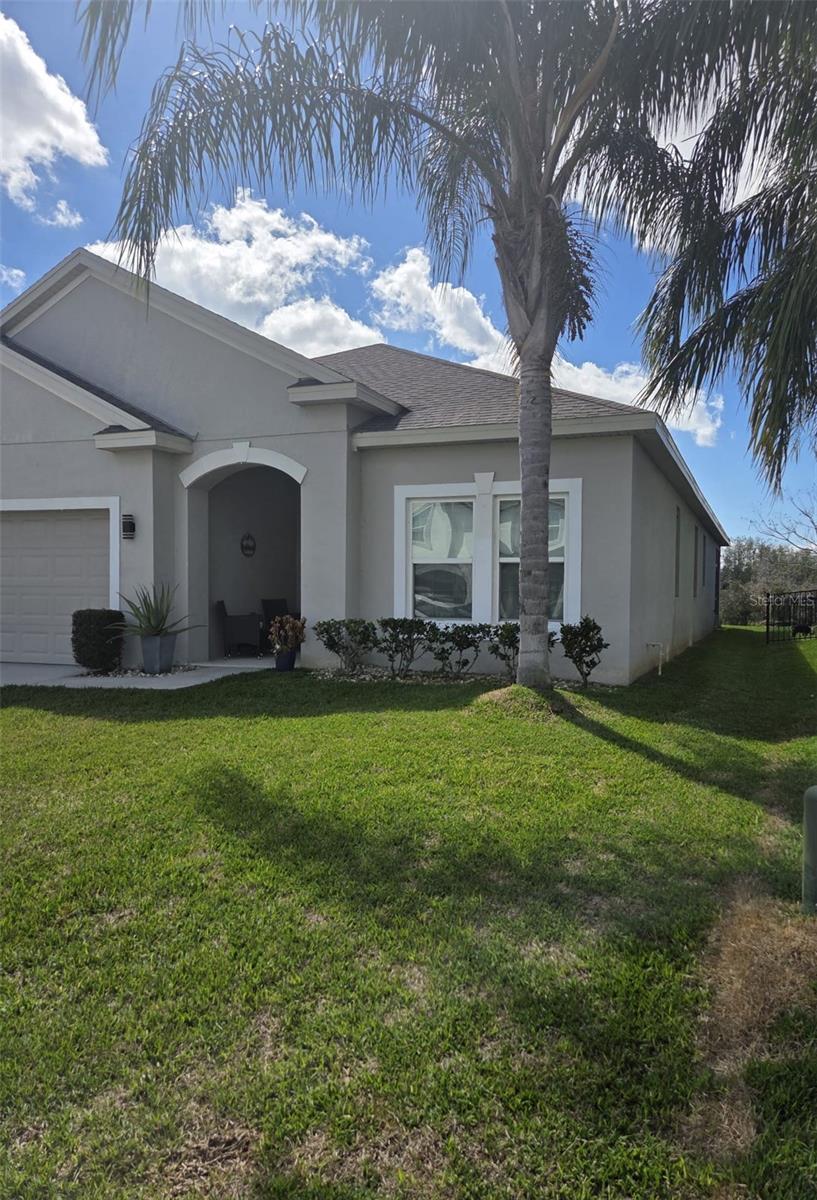 1834 Castleton Dr Property Photo 3