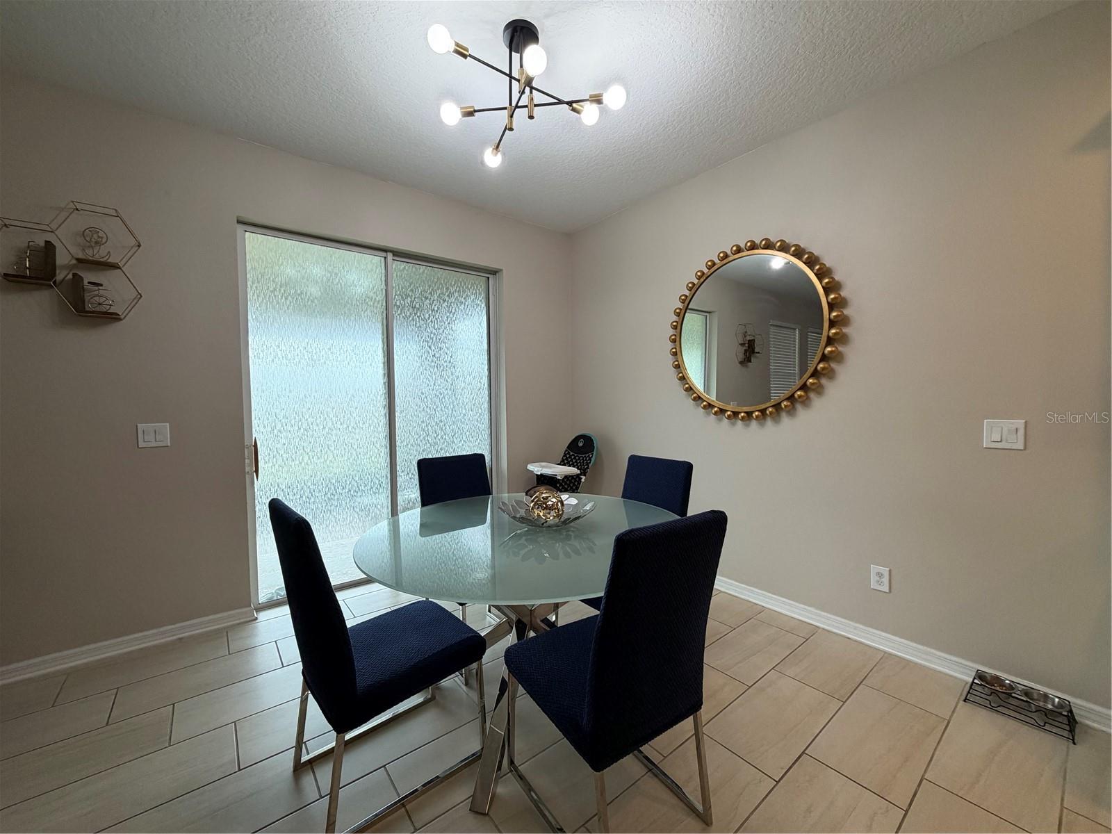1834 Castleton Dr Property Photo 9