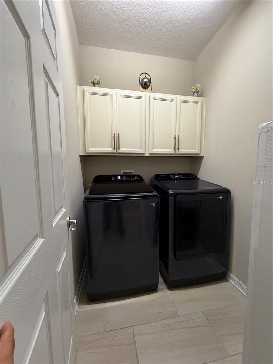 1834 Castleton Dr Property Photo 32