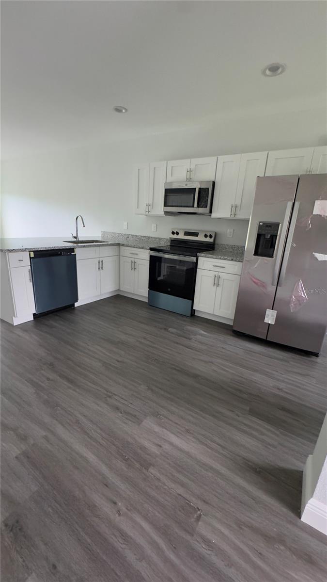 2217 Fraser St Property Photo 6