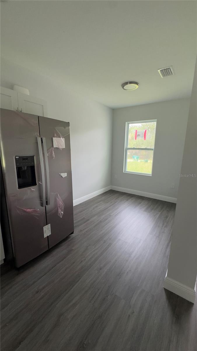 2217 Fraser St Property Photo 7