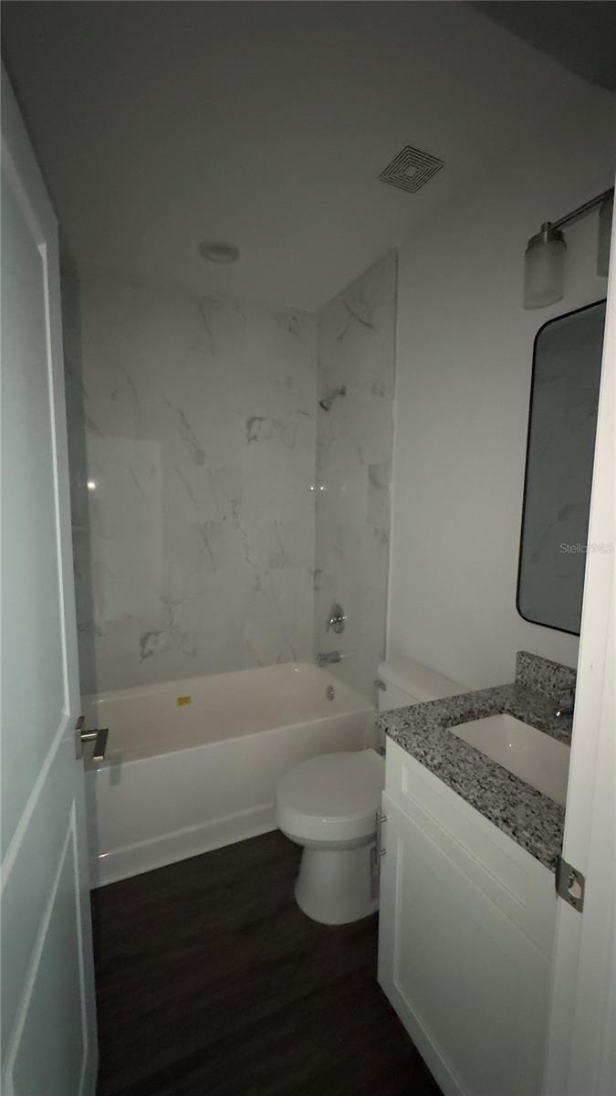 2217 Fraser St Property Photo 13