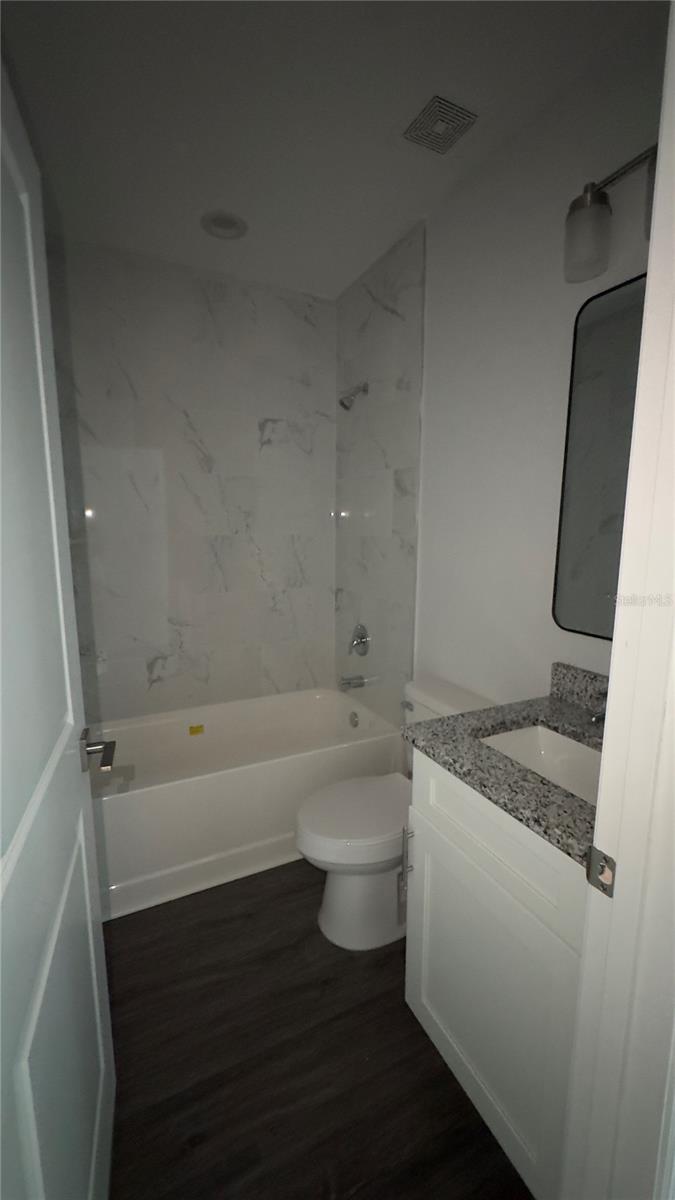 2217 Fraser St Property Photo 14