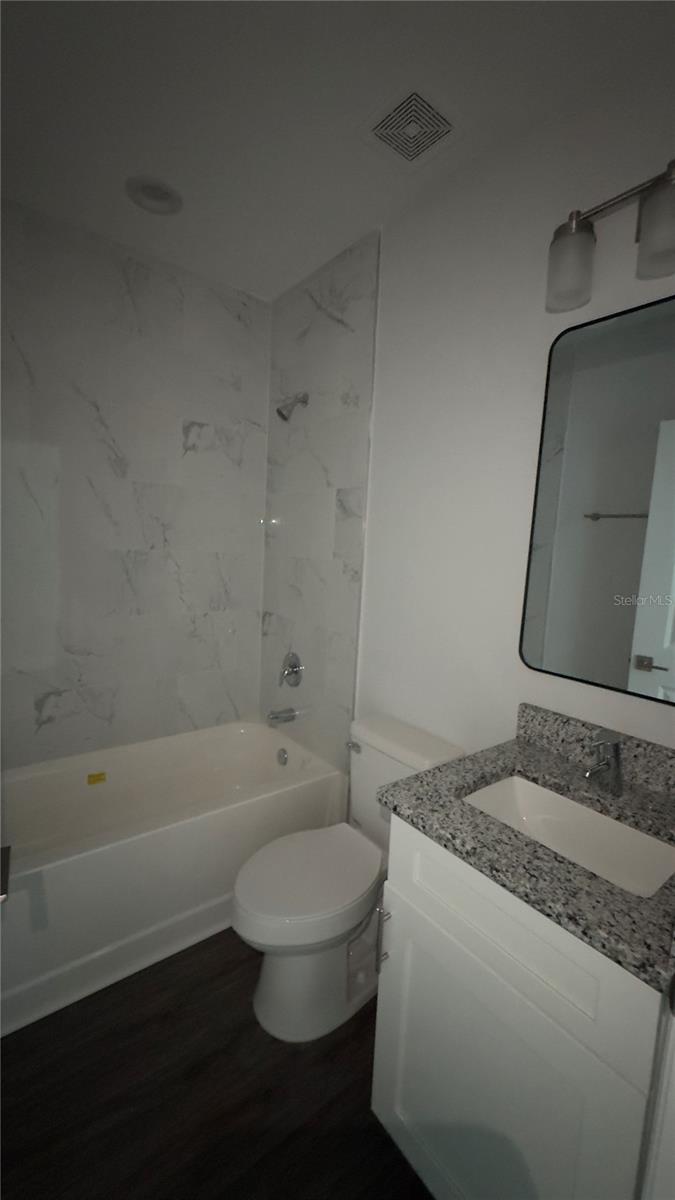 2217 Fraser St Property Photo 15