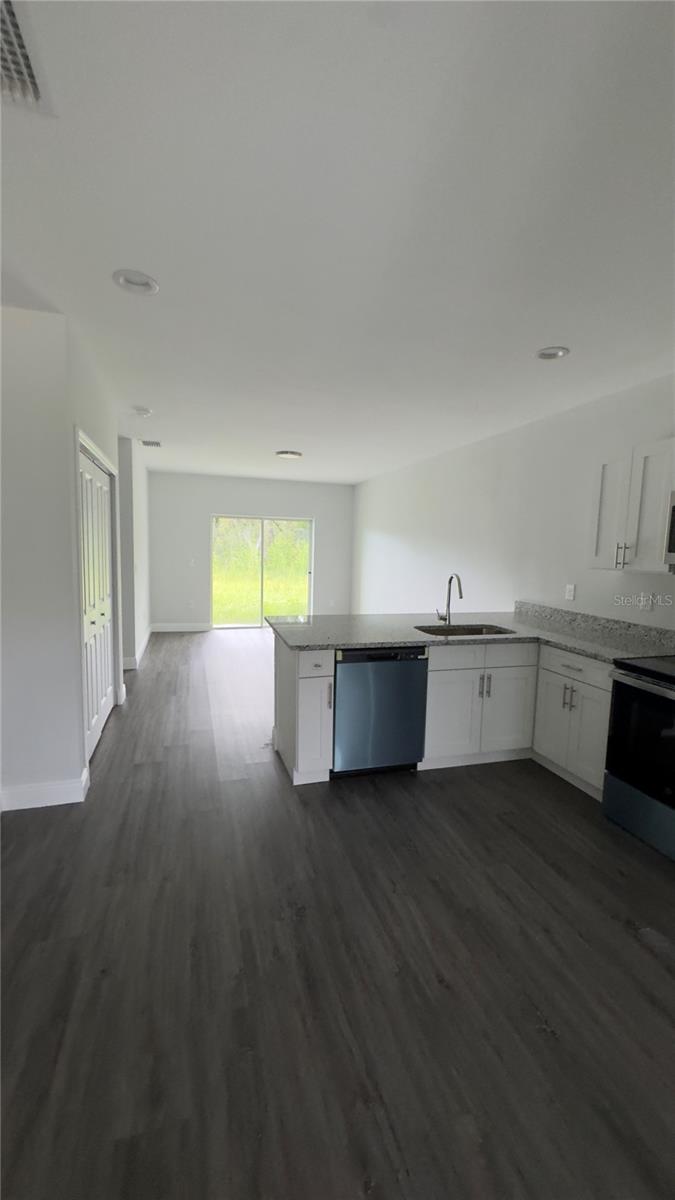 2217 Fraser St Property Photo 19
