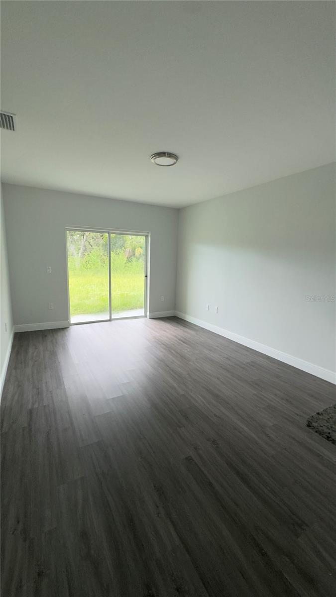 2217 Fraser St Property Photo 21